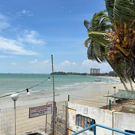 Newly Renovated Comfy Beachfront View At Seri Bulan Порт-Диксон Экстерьер фото