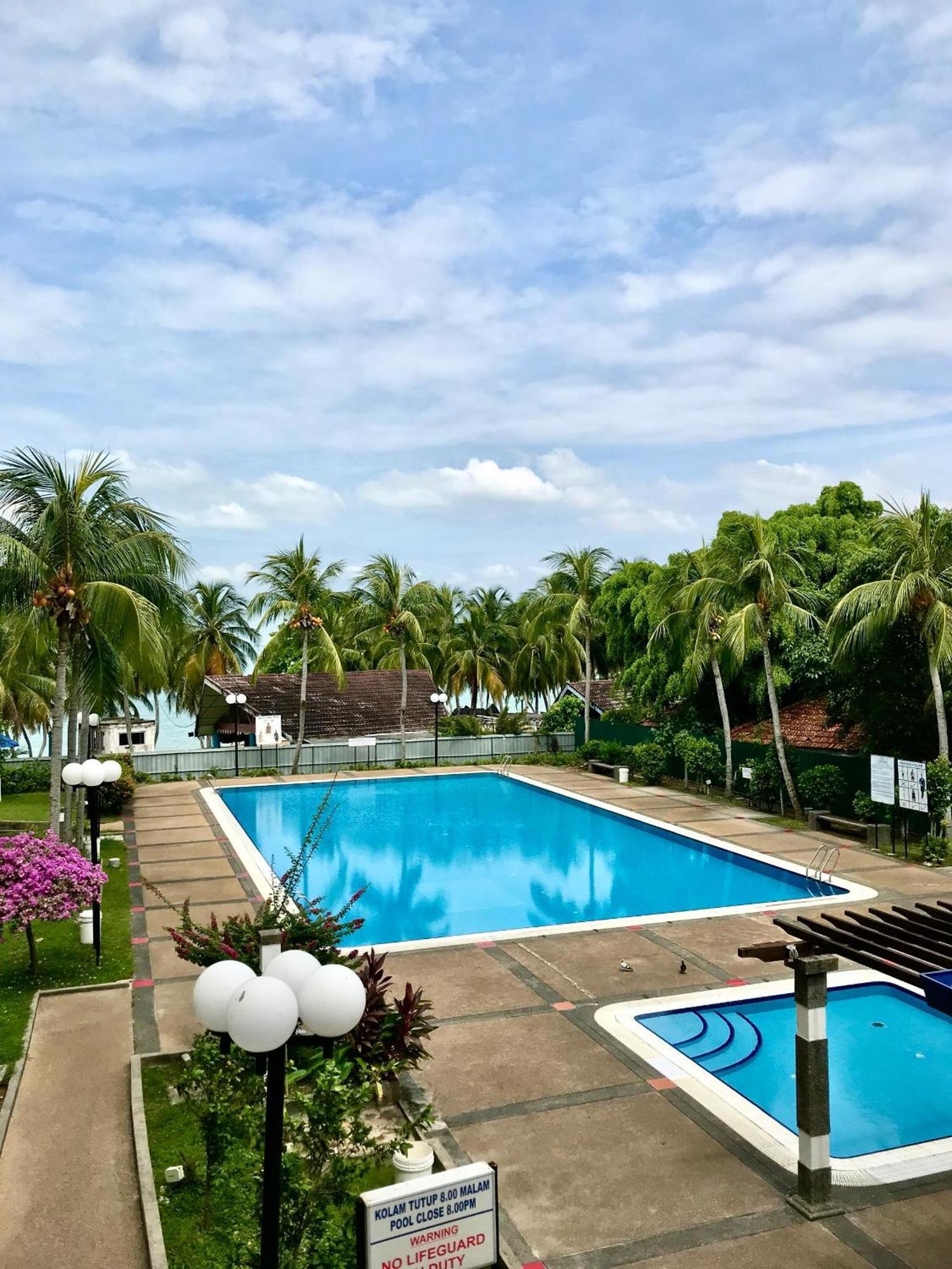 Newly Renovated Comfy Beachfront View At Seri Bulan Порт-Диксон Экстерьер фото